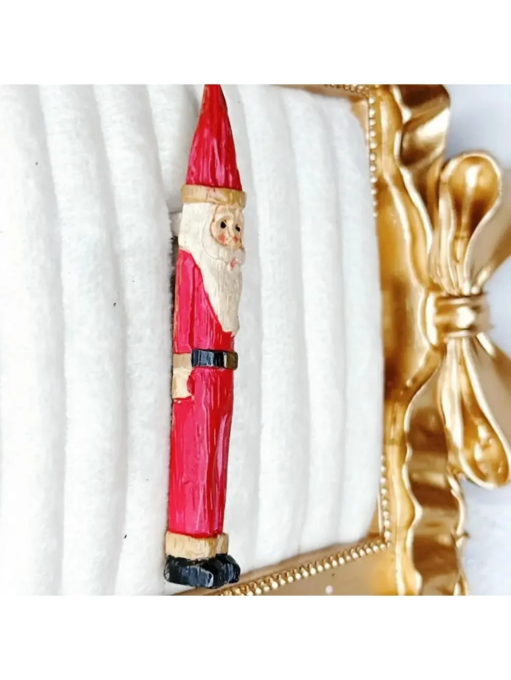 552u. Santa Wooden Christmas Brooch